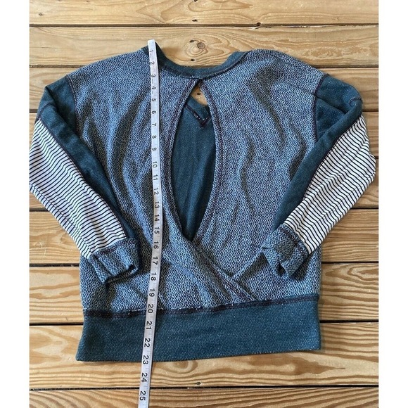 BKE Open Back V Neck Sweater Size XS Women’s Green - Picture 6 of 8